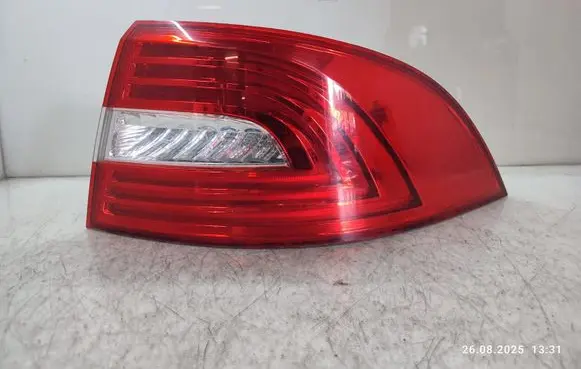 Rear/tail lights