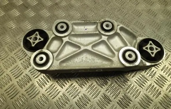Tesla Model X Engine mounting bracket