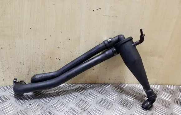Audi 100 S4 C4 Breather/breather pipe/hose 046103495A 046103235 046103237