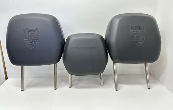 Porsche Cayenne (92A) Rear seat headrest 