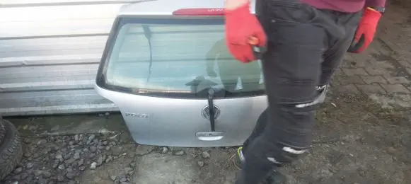 Mazda 6 Truck tailgate 0000