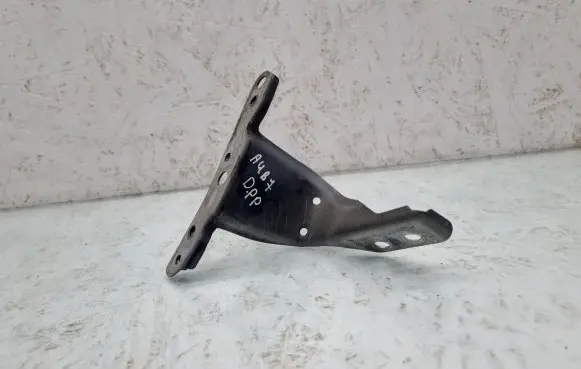 Audi A4 S4 B7 8E 8H Fender mounting bracket 8E0821136A