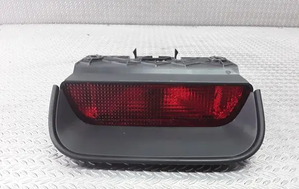 Honda CR-V Third/center stoplight P6939