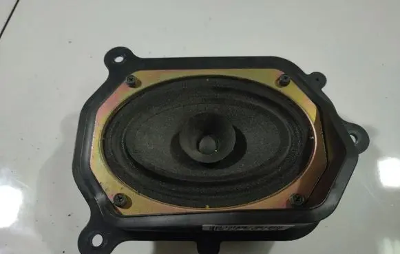 Nissan Almera Tino Front door speaker 