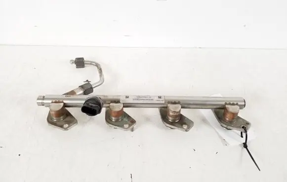 Mercedes-Benz C W205 Fuel main line pipe A2740700995