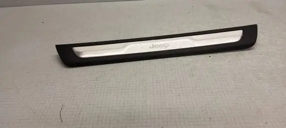Jeep Grand Cherokee Front sill trim cover 665921037