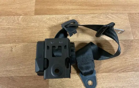 Citroen C5 Front seatbelt 33058886