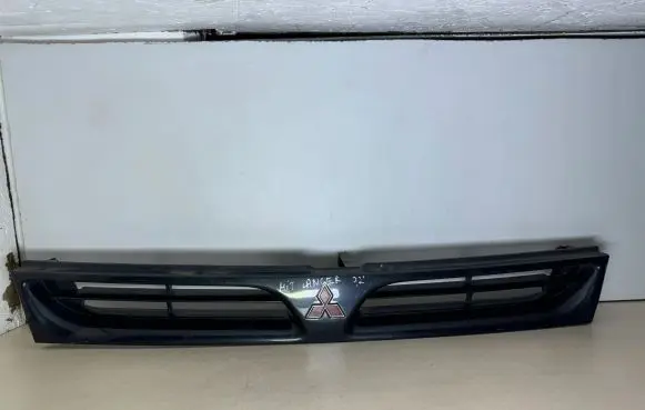 Mitsubishi Lancer Front bumper upper radiator grill MB696771 696771 1A41A