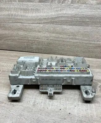Ford Focus Fuse module 4M5T14A073DJ 519100504