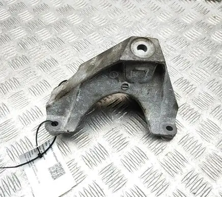 BMW X5 G05 Engine mounting bracket 6870750 6876220