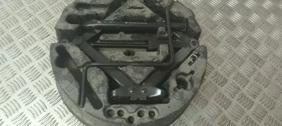 Opel Vectra C Spare wheel section trim 