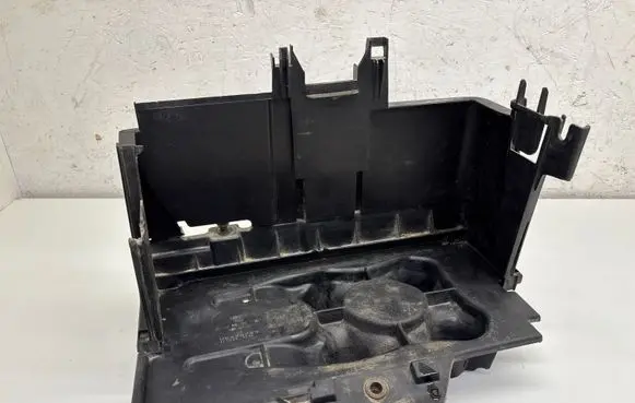 Volkswagen Bora Battery tray 1J0915333