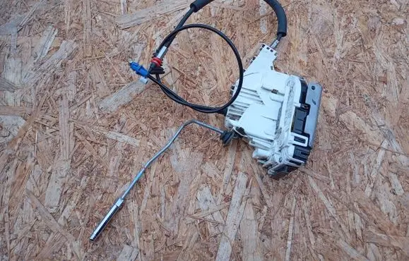Fiat Freemont Rear door lock P04589914AD T78KD0383