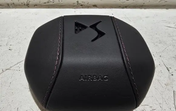 Citroen DS7 Crossback Steering wheel airbag