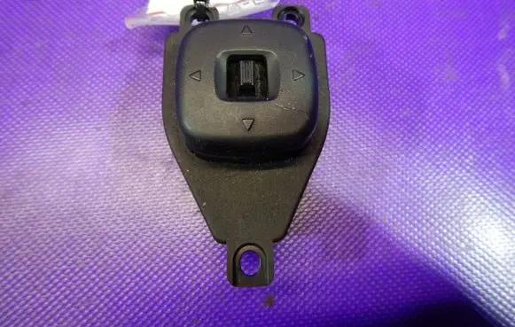Mazda 3 I Wing mirror switch 