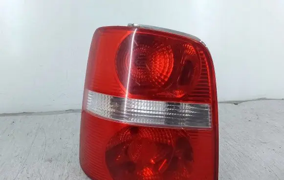 Volkswagen Touran I Rear/tail lights 1T0945095B