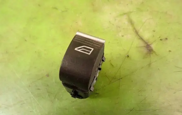 Ford Focus ST Quarter vent window switch 