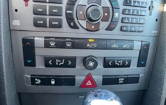 Peugeot 407 Air conditioning/heating control unit 