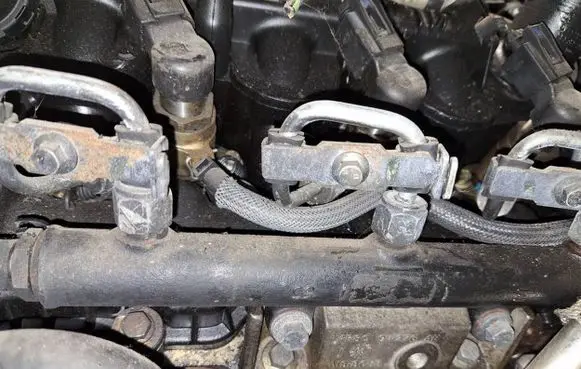 Jaguar XF Fuel main line pipe