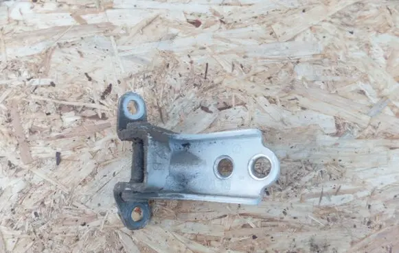Subaru Legacy Rear door lower hinge