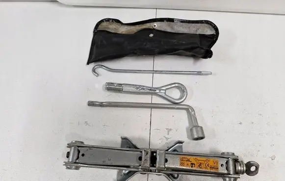 Infiniti M30 Lift Jack 995501MM0A
