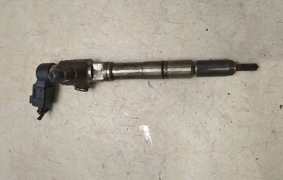 Fuel injector
