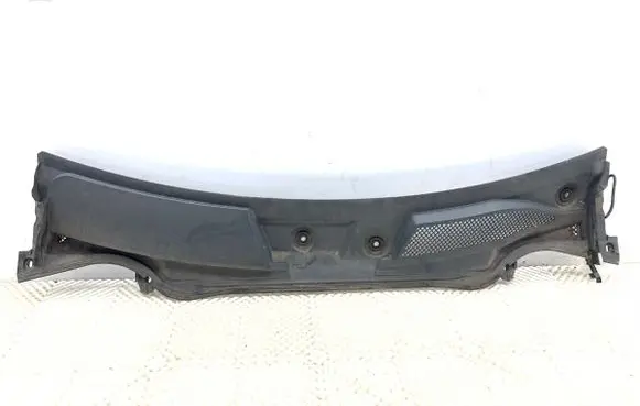 Mercedes-Benz CLA C117 X117 W117 Wiper trim A1768300013