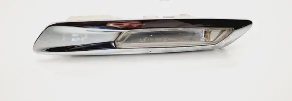 BMW 5 F10 F11 Front fender indicator light 7154168 7154170