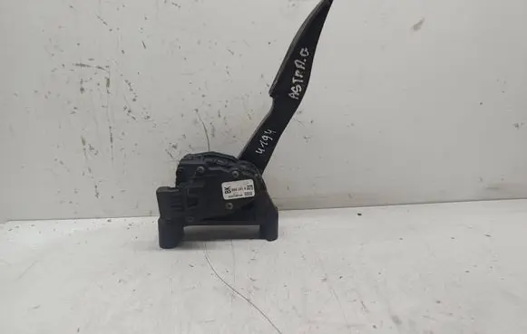 Opel Astra H Accelerator throttle pedal 9157998 6PV00811200