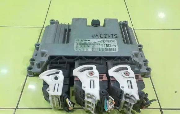 Citroen C3 Picasso Engine control unit/module 9676379780 UP267