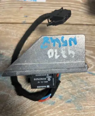Seat Cordoba (6L) Heater blower motor/fan resistor 6Q1907521B B3306002