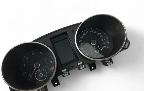 Volkswagen Golf VI Speedometer (instrument cluster) 5K0920870D