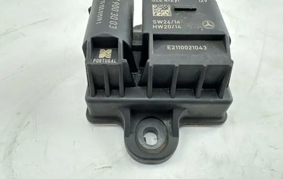Glow plug pre-heat relay