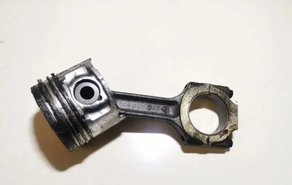 Audi A4 S4 B5 8D Piston with connecting rod
