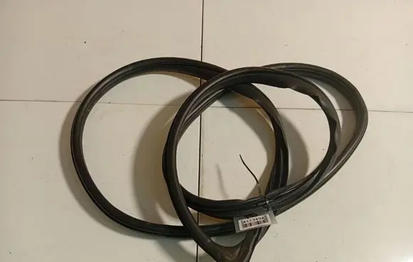 Mazda 3 II Rubber seal front coupe door