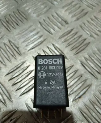 Audi A6 S6 C6 4F Glow plug pre-heat relay 0281003029