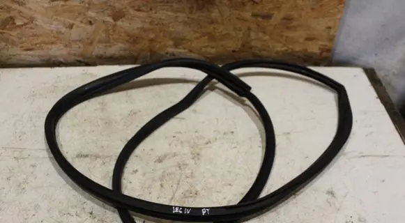 Subaru Legacy Rubber seal loading door LEGACYIV