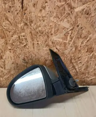 Mitsubishi Colt Front door electric wing mirror E9014259