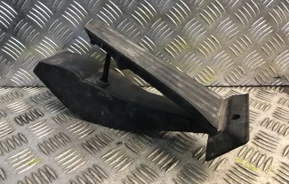 BMW 7 E65 E66 Accelerator throttle pedal 6762482