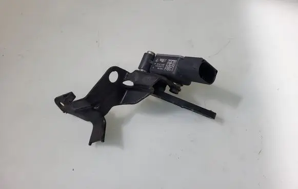BMW 2 F45 Headlight/headlamp level sensor 6867646