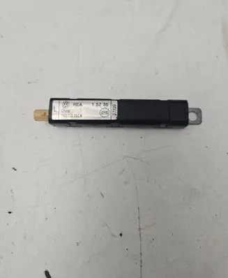 Volkswagen Golf VI Antenna control unit 15235 1K9035552A