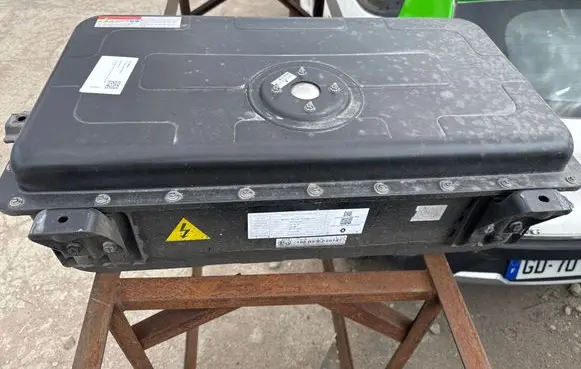 Dacia Spring Hybrid / electric car battery 295102615R 020147 100RES020147