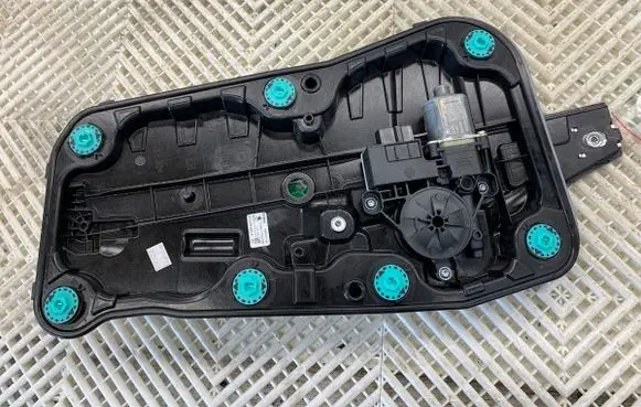 Skoda Octavia Mk4 Rear door window regulator with motor 