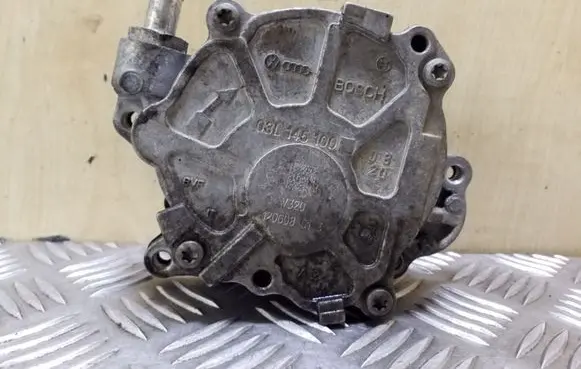 Volkswagen Tiguan Vacuum pump 03L145100