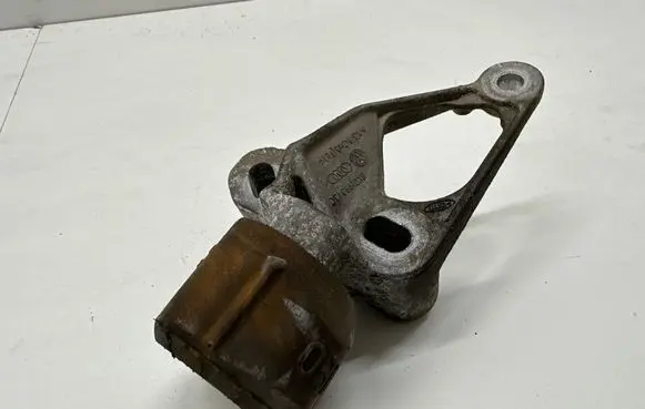 Audi Q5 SQ5 Engine mount bracket 8K0199343C