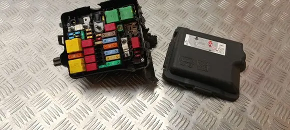 Opel Crossland X Fuse box set 9671941780