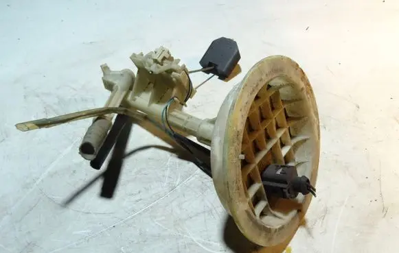 Audi A6 S6 C5 4B Fuel injection high pressure pump 4B0201317D