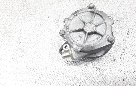 BMW 5 E39 Vacuum pump