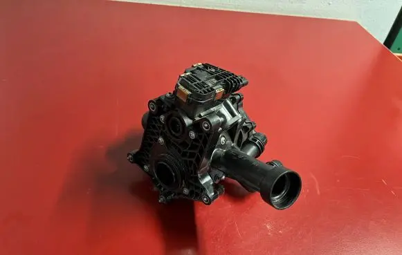 Thermostat/thermostat housing
