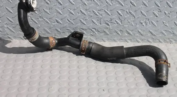 Engine coolant pipe/hose